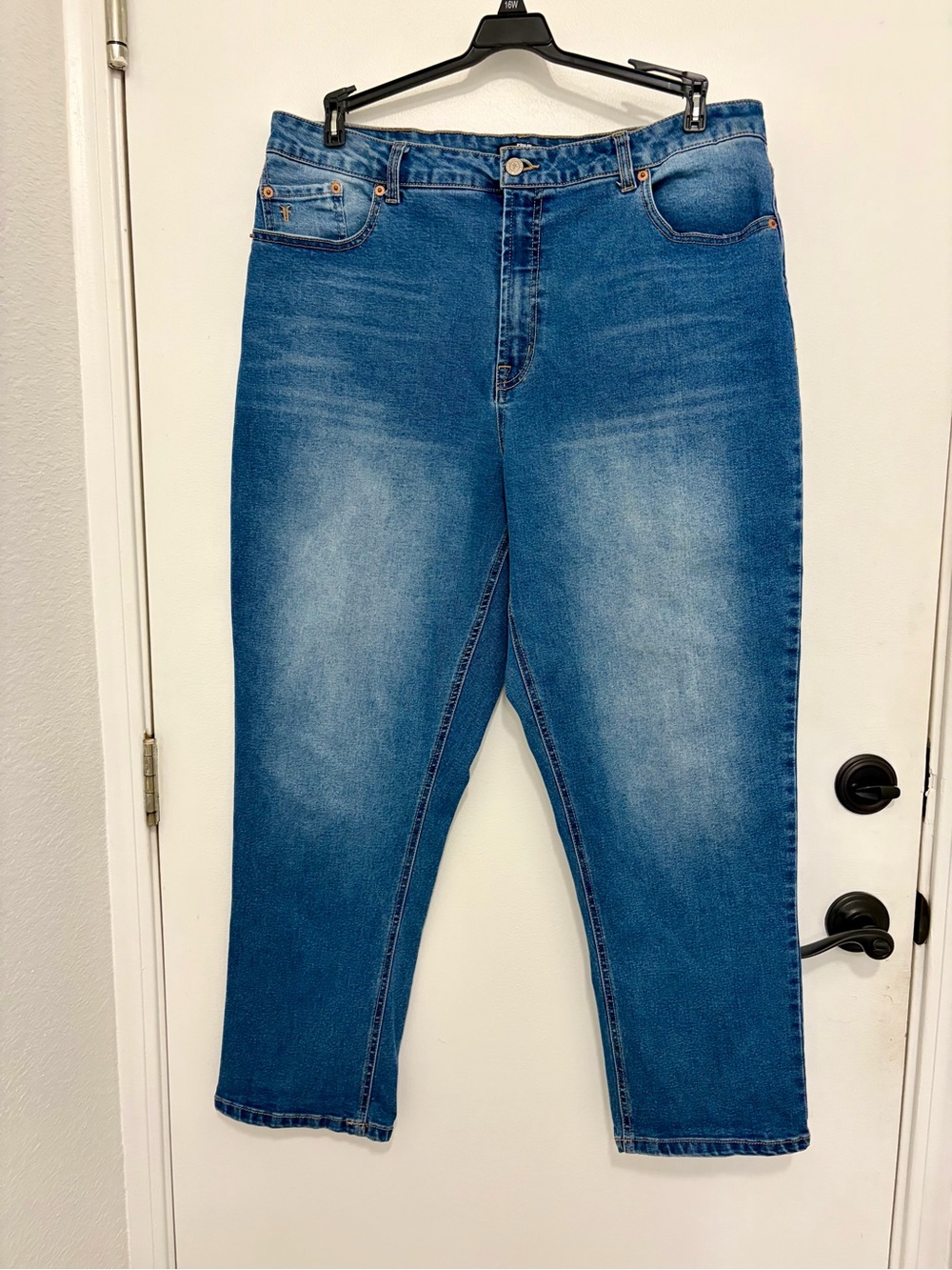 Frye woman’s Medium Blue Straight Jeans